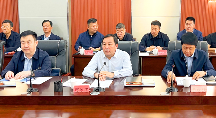 嚴(yán)介和理事長同新疆塔城地委副書記、行署專員阿依丁會談 3.png