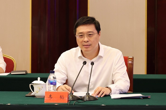 嚴(yán)昊出席太原市—上海市工業(yè)經(jīng)濟(jì)聯(lián)合會(huì)、經(jīng)濟(jì)團(tuán)體聯(lián)合會(huì)考察團(tuán)工作座談會(huì)4.jpg