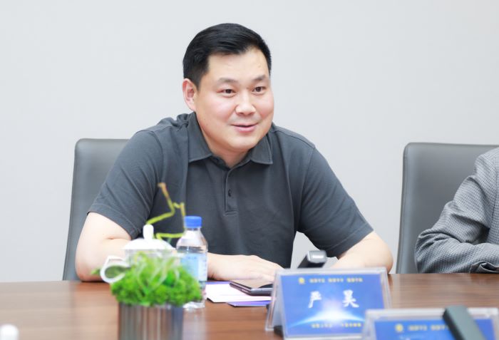 5月30日嚴(yán)昊主席與湖北省江蘇商會(huì)會(huì)長(zhǎng)李興東一行會(huì)談.jpg