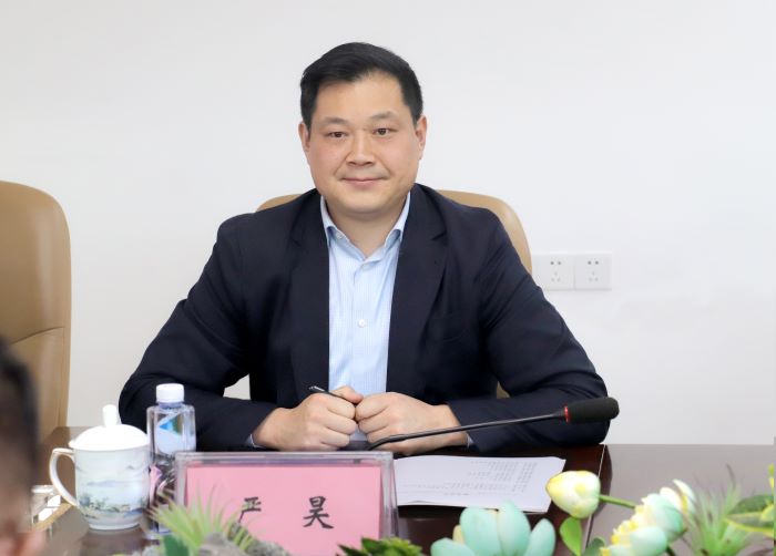 20250210嚴昊與廣東省雷州市委書記吳松江、市長閆嘉偉會談1.jpg