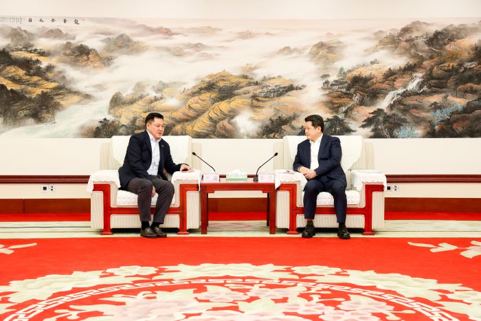 和桂林市委書記會談1.jpg